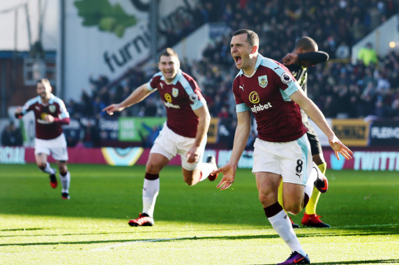  伯恩利全场疯狂反扑，补时阶段绝平富勒姆保留希望